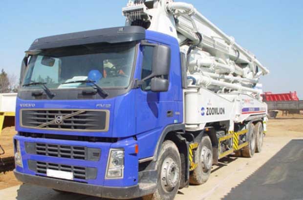 Автобетононасос ZOOMLION 8х4 (44м)